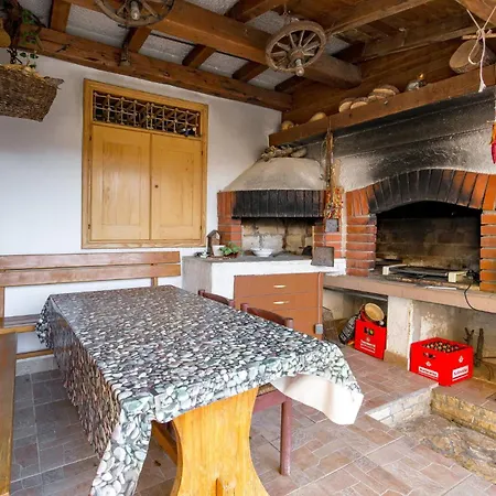 Lovely In Rab With Kitchen Mundanije