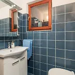 2 Bedroom Beautiful In Rab Διαμέρισμα