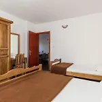 2 Bedroom Beautiful In Rab *