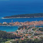 Apartmán 2 Bedroom Beautiful In Rab