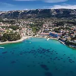 2 Bedroom Beautiful In Rab Mundanije