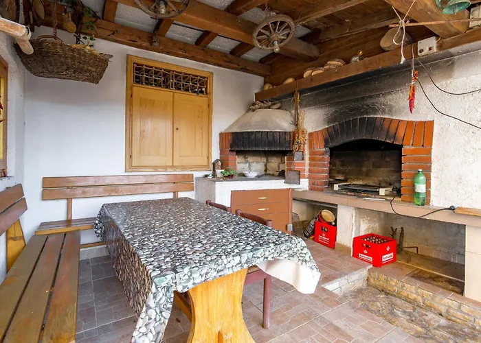 Lovely In Rab With Kitchen Mundanije